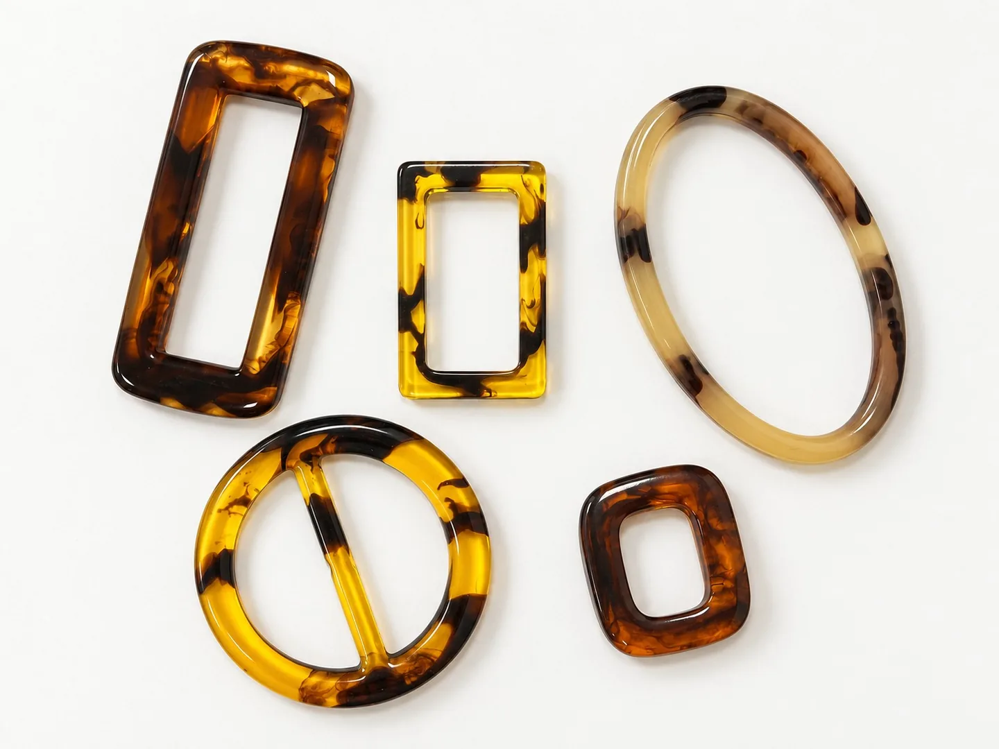 Resin swimwear connectors